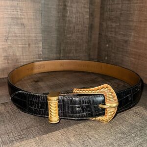 FOSSIL LEATHER BELT- size small- gold buckle